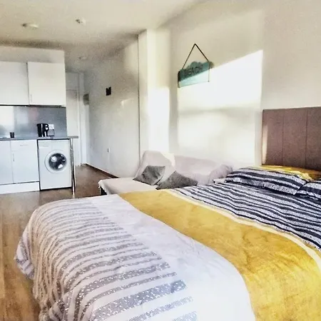 Comodoro Cristianos 301a * לוס כריסטיאנוס